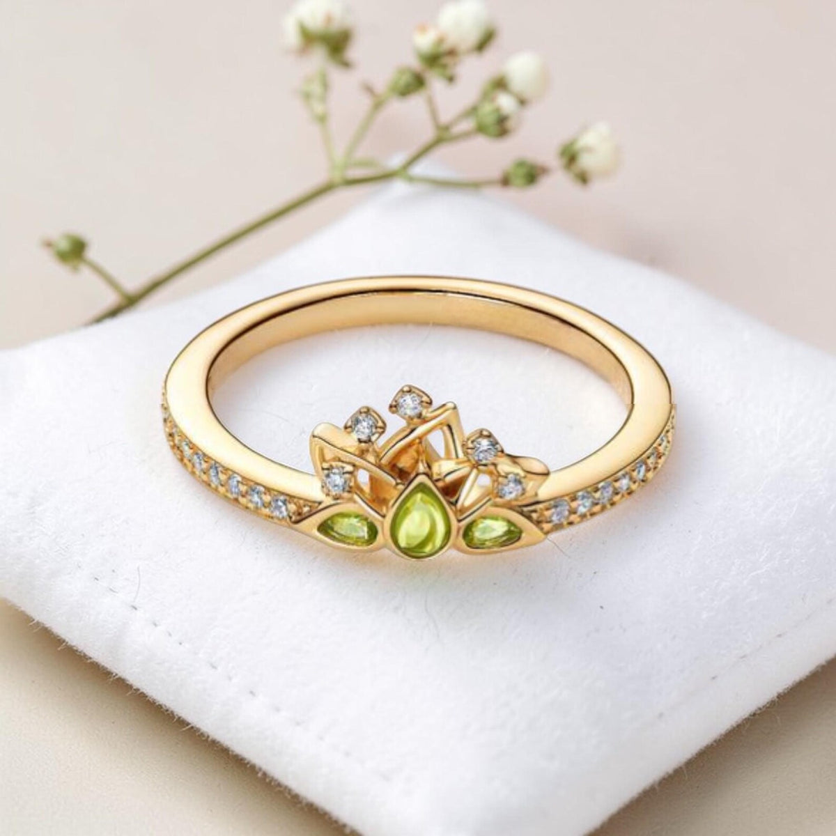 Tiana-inspired tiara ring with light green crystals, gold-plated or silver alloy (view 5)