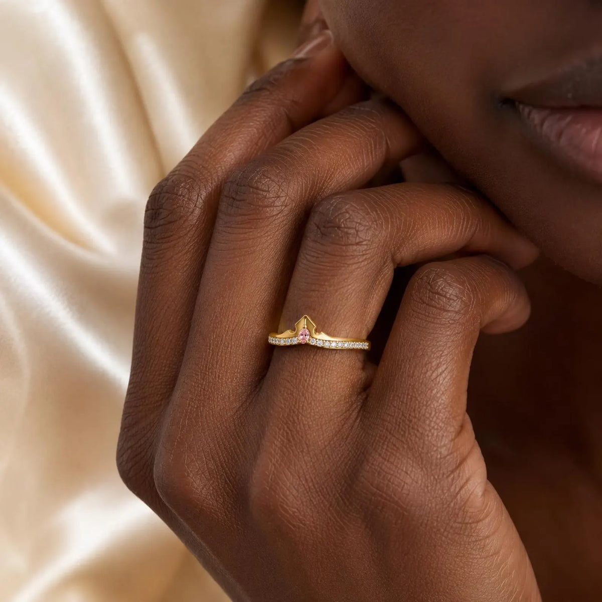 Aurora-inspired gold-plated tiara ring with a pink center stone (view 3)