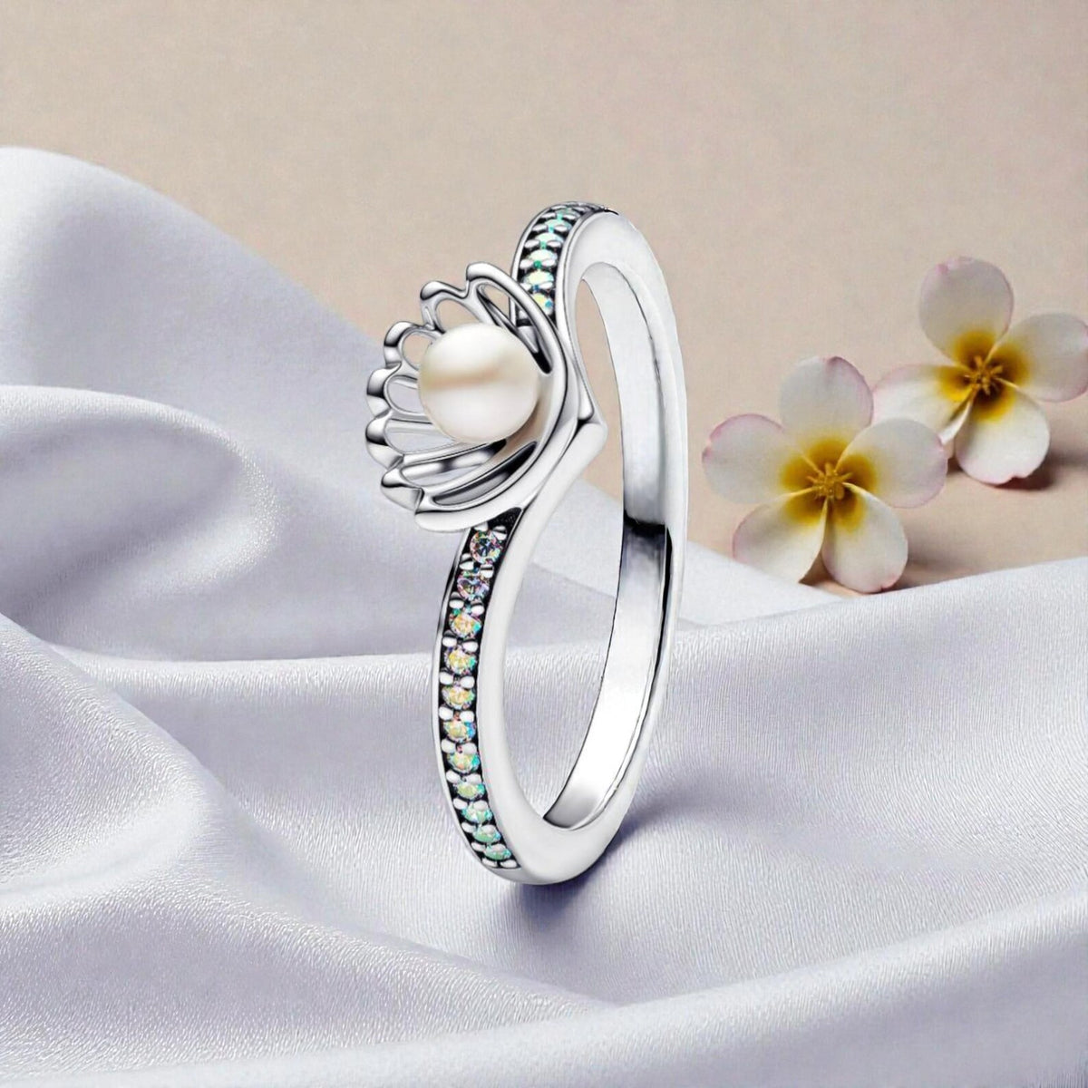 Mermaid-inspired seashell ring with a white pearl-style center (view 4)